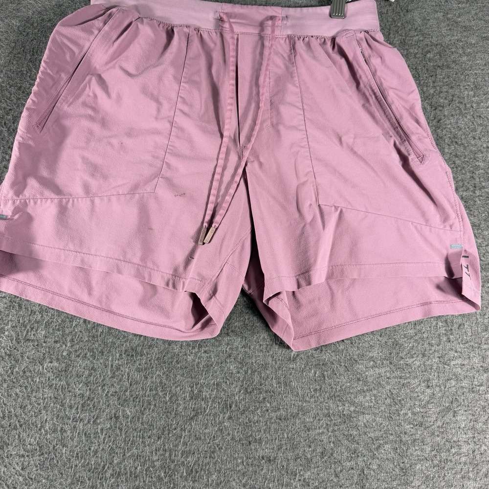 Lululemon Shorts Men's medium  Athletic license To Train Unlined Pockets 5" Gym